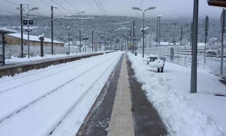 Déneigement des voies et des parkings dans l'Ain (PENDANT)